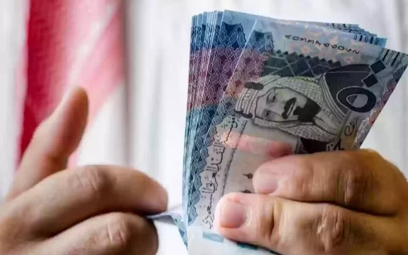 “زيادة رواتب الموظفين في السعودية بنسبة 30% للقطاعين الحكومي والخاص”